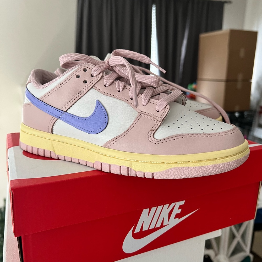 Nike dunk low “ Pink Oxford “
